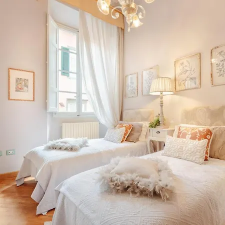 Casa San Giovanni, Romantic With View Over A Church * Lucca