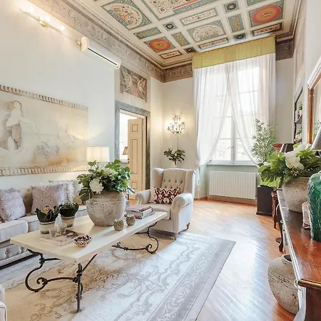 Casa San Giovanni, Romantic With View Over A Church Apartamento Lucca