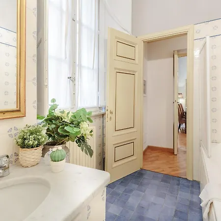 Casa San Giovanni, Romantic With View Over A Church Apartamento
