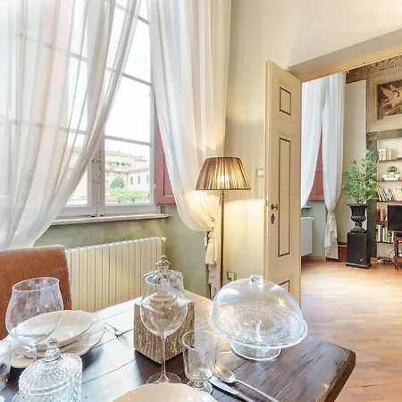 Apartamento Casa San Giovanni, Romantic With View Over A Church Lucca